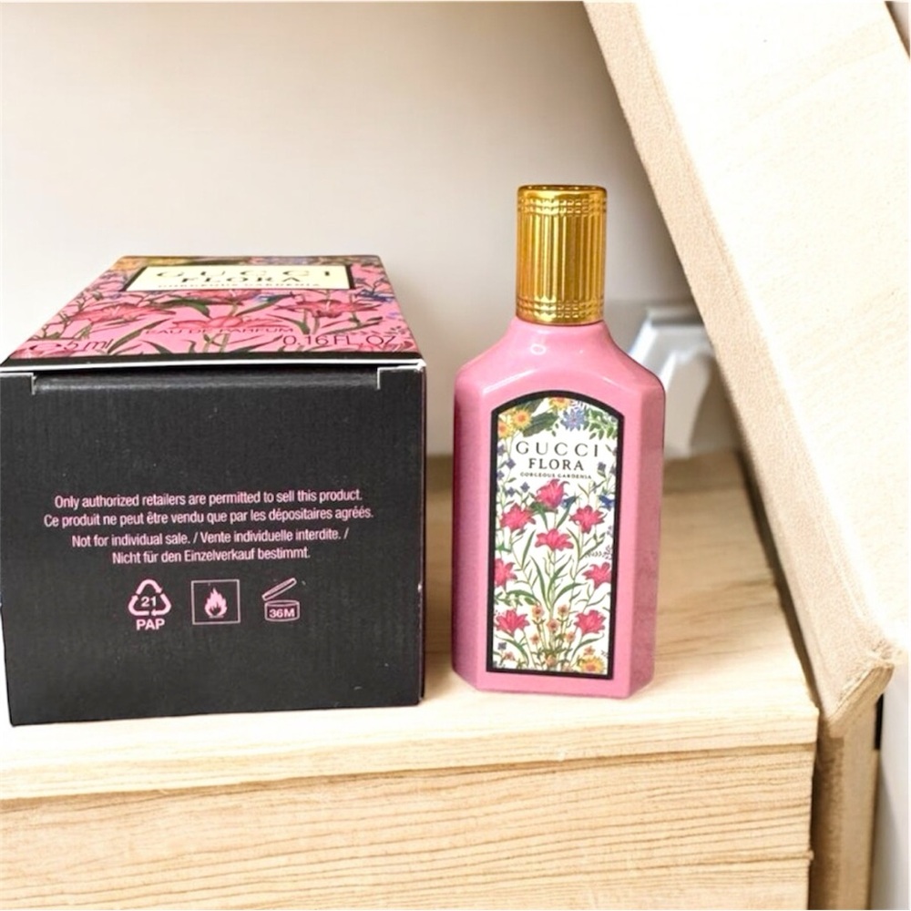 NIB! Gucci Flora Gorgeous Gardenia-E.D.P. -5ML/.16FL OZ MINI - Picture 4 of 5